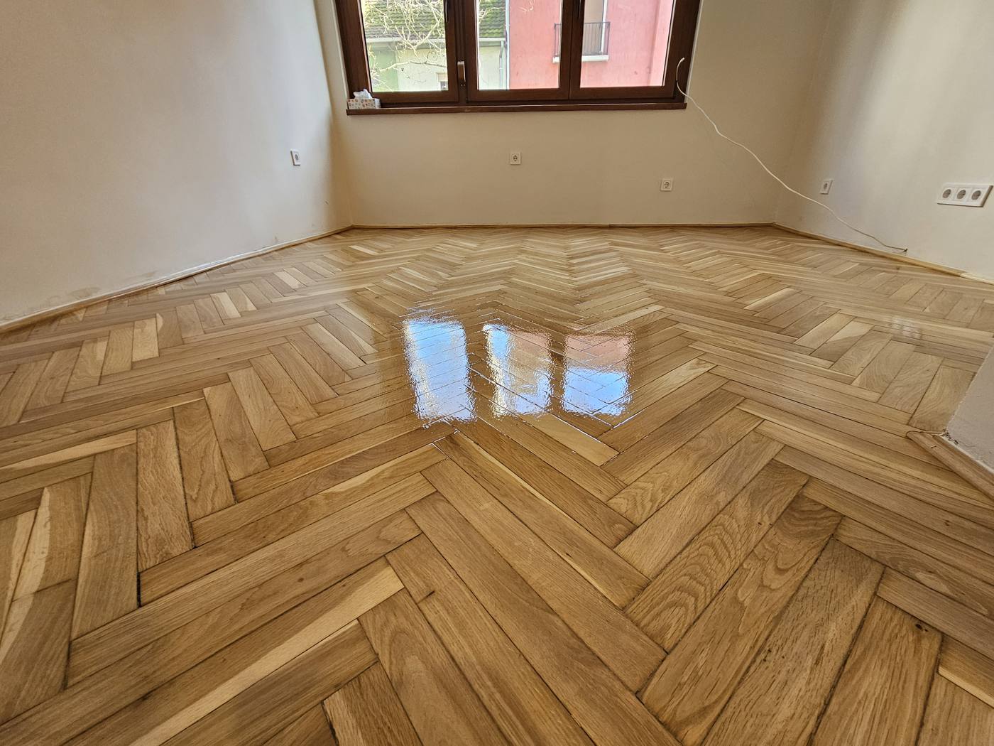 Csiszolt és lakkozott parketta