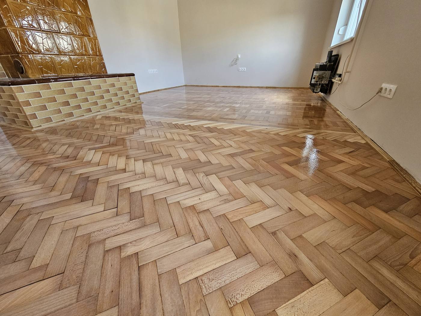 Csiszolt és lakkozott parketta