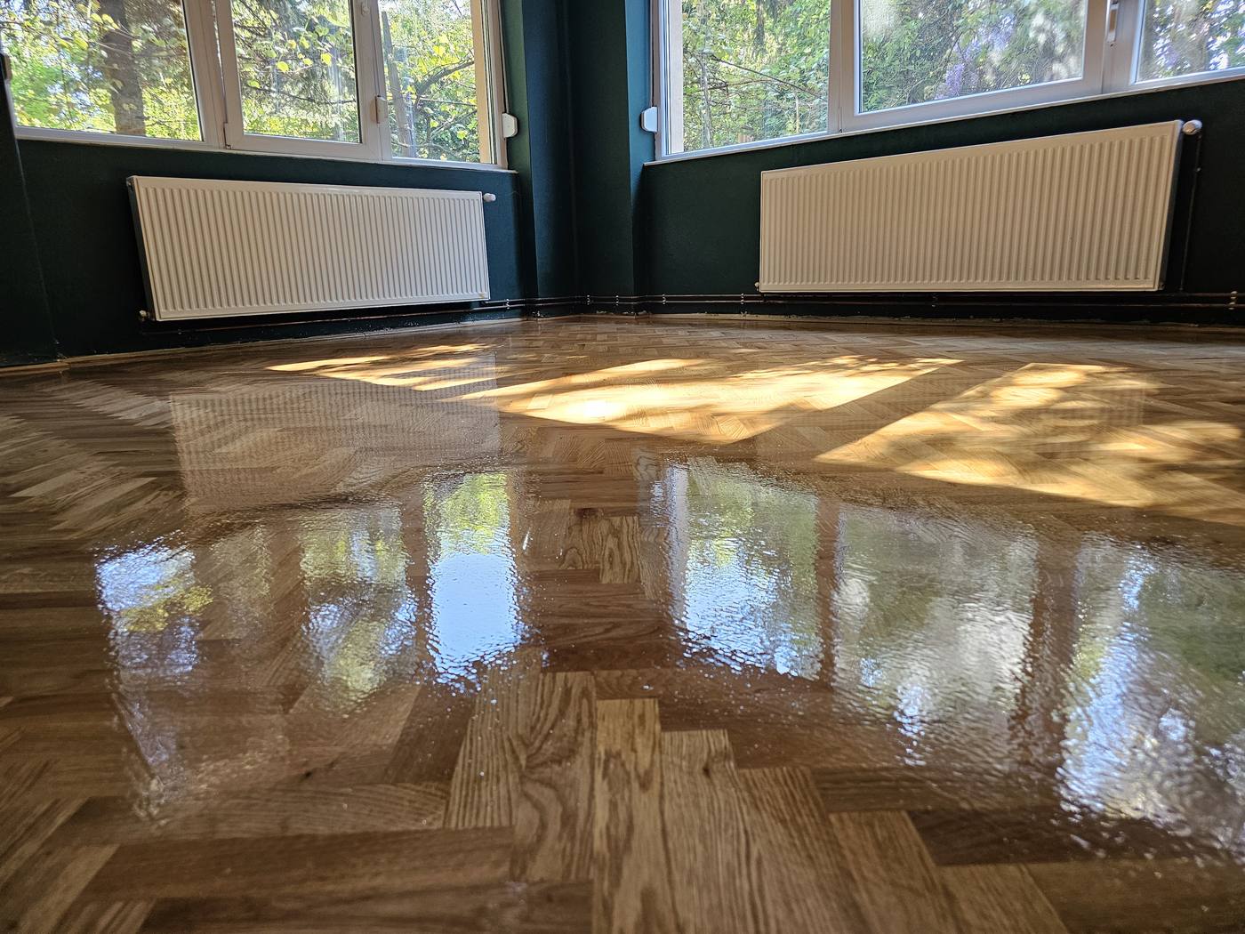 Csiszolt és lakkozott parketta
