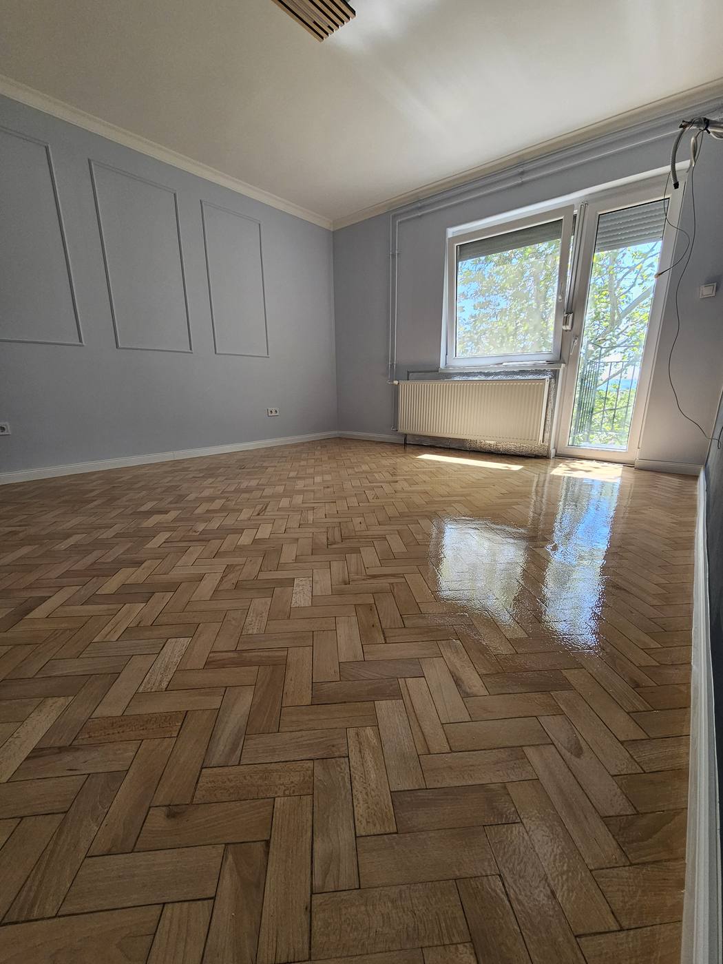 Csiszolt és lakkozott parketta